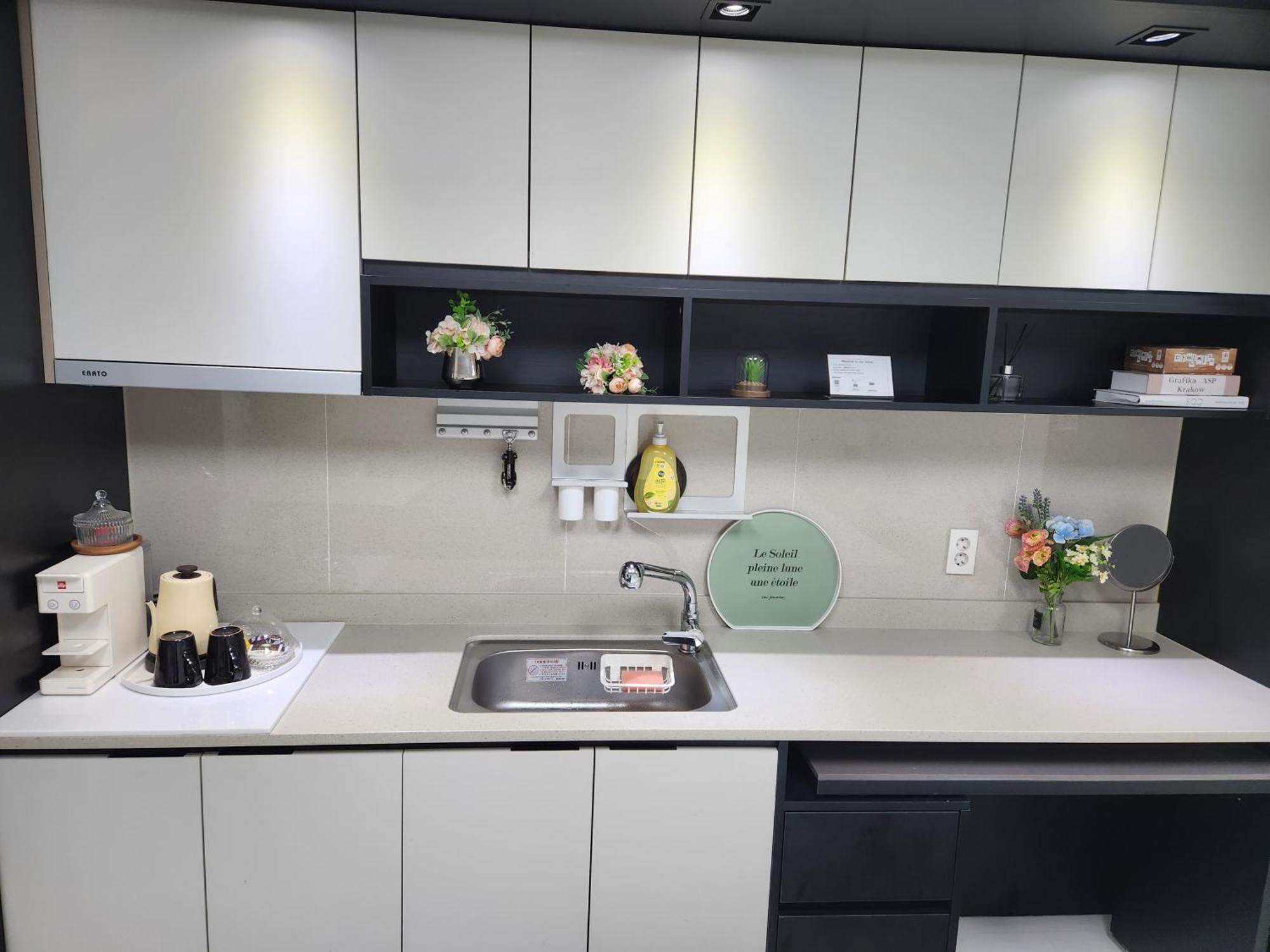 Daegu Star B&B Dsr Hotel Lily Guestroom الغرفة الصورة