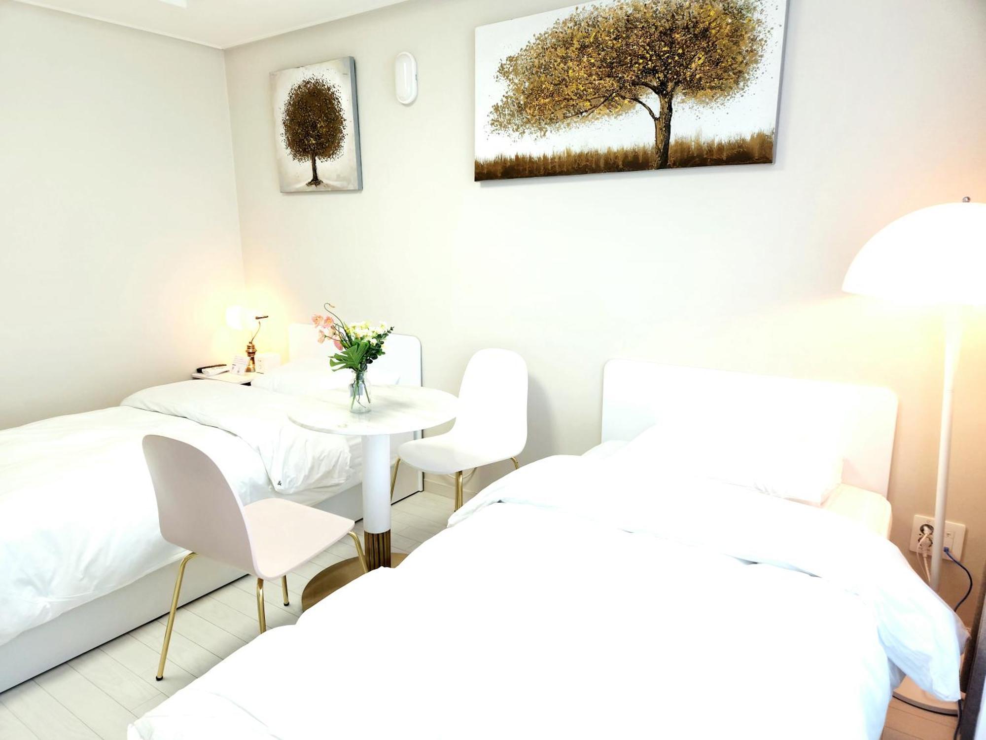 Daegu Star B&B Dsr Hotel Lily Guestroom الغرفة الصورة