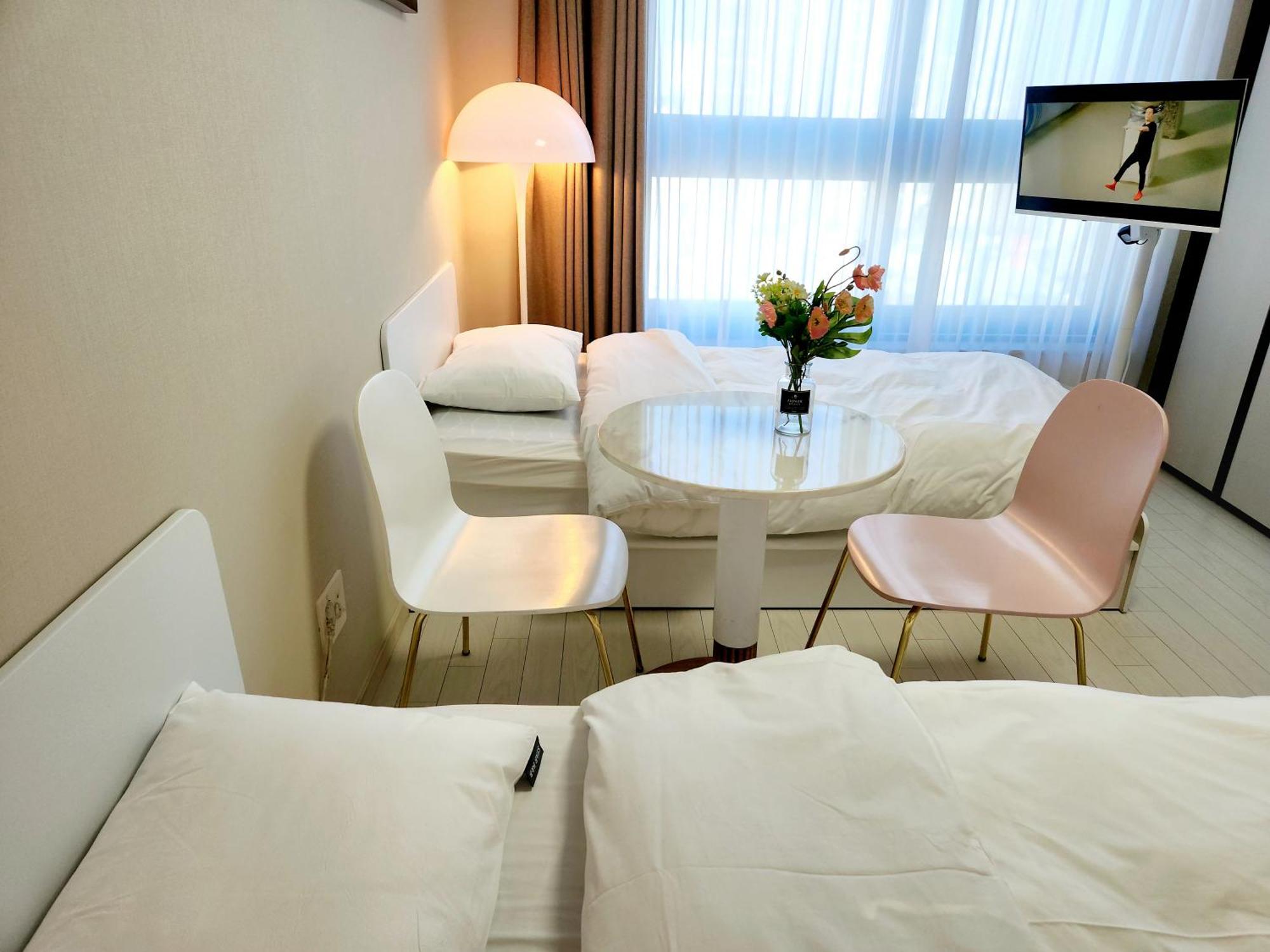 Daegu Star B&B Dsr Hotel Lily Guestroom الغرفة الصورة
