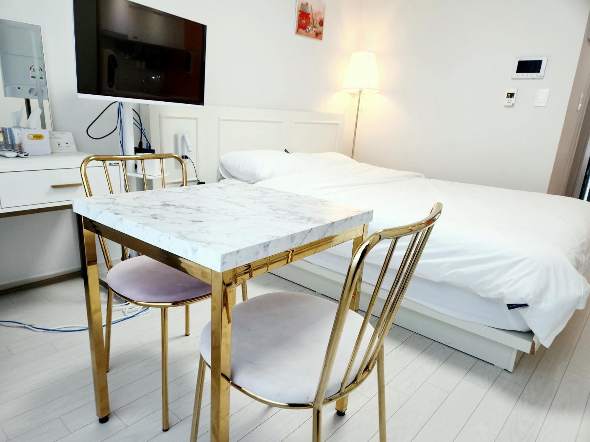 Daegu Star B&B Dsr Hotel Lily Guestroom الغرفة الصورة